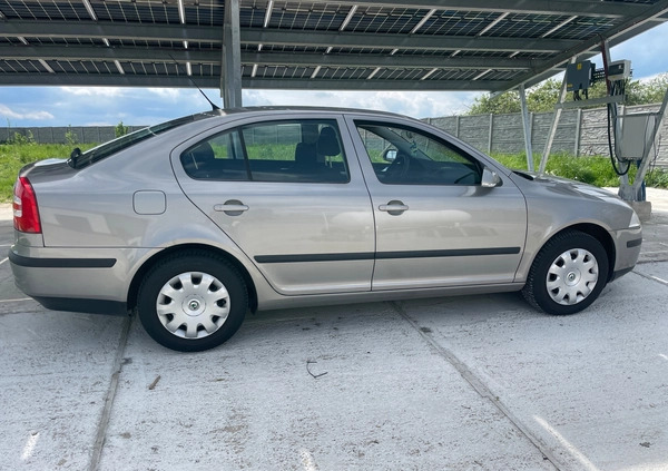 Skoda Octavia cena 16800 przebieg: 220000, rok produkcji 2007 z Kłodzko małe 497
